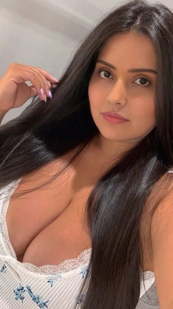 Riya Dwarka Call Girl Service